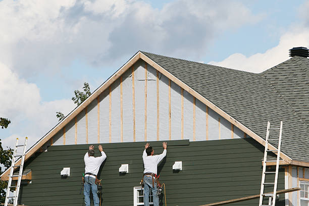 Professional Siding Installation technician working in Easley, SC